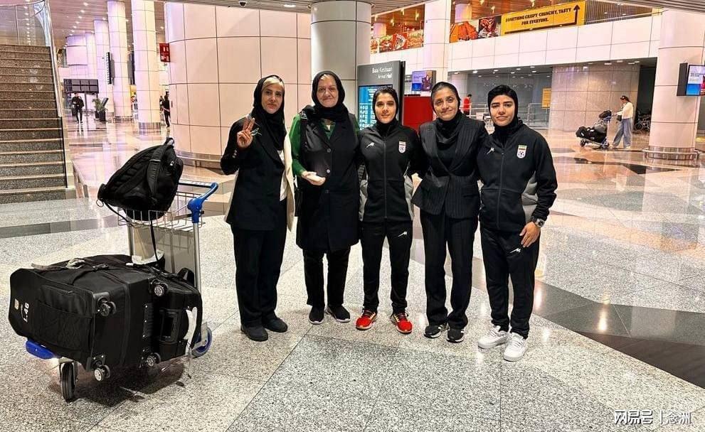 开云APP-伊朗女足5人反悔内幕曝光：安全屋漏洞百出！间谍用球员母亲威胁